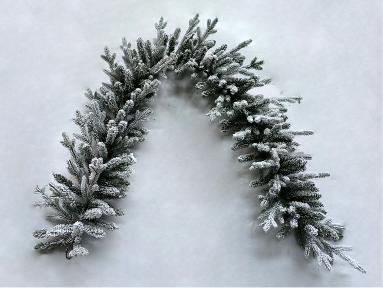 Snowy Christmas garland...