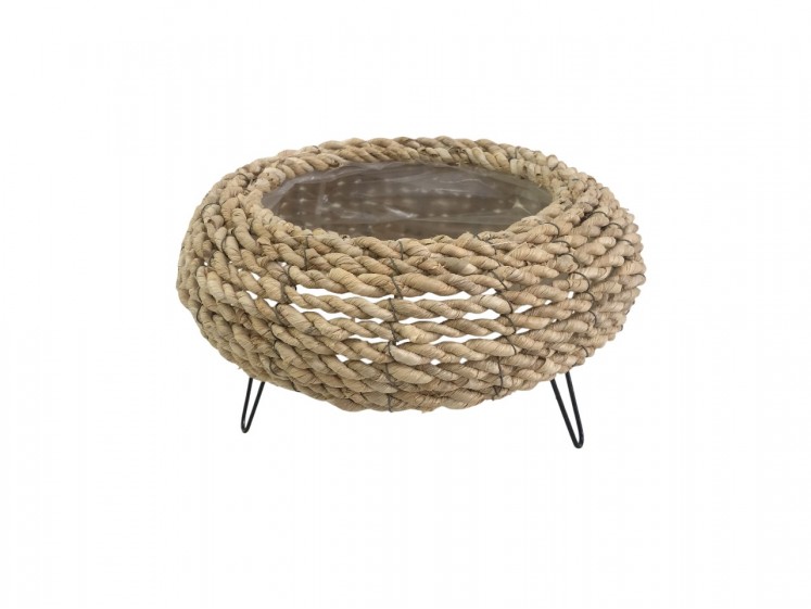 Wicker basket on legs