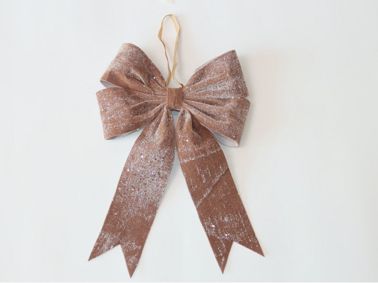 Velvetinis kaspinas...