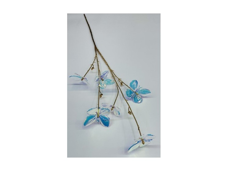 Drugeliai ant šakos